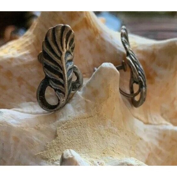 Native American Earrings Floral Leaf Sterling Silver Screw Back Earrings Vintage - Picture 11 of 11